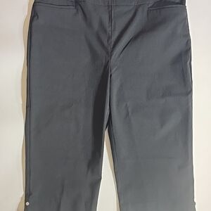 Chicos So Slimming Brigitte Rivet Capri Crop Basic Black 2.5 Slim Leg Sz 14 NWT